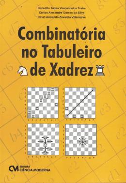 Carrinho de jogo de xadrez no tabuleiro de xadrez. Conceito de